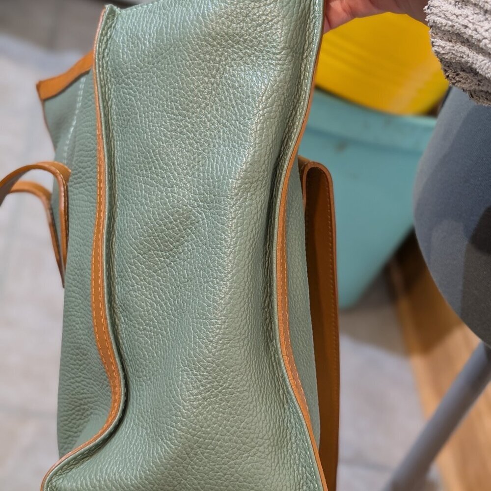 Divina Firenze Purse, Olive Green w/Tan Handles & Accents. Italian made leather - Picture 5 of 12